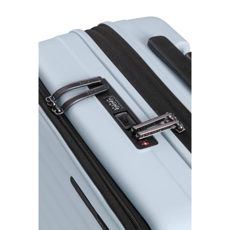 Samsonite Restackd spinner 4-kerekes keményfedeles bővíthető kabin bőrönd 55 x 40 x 23/26 cm, halványkék