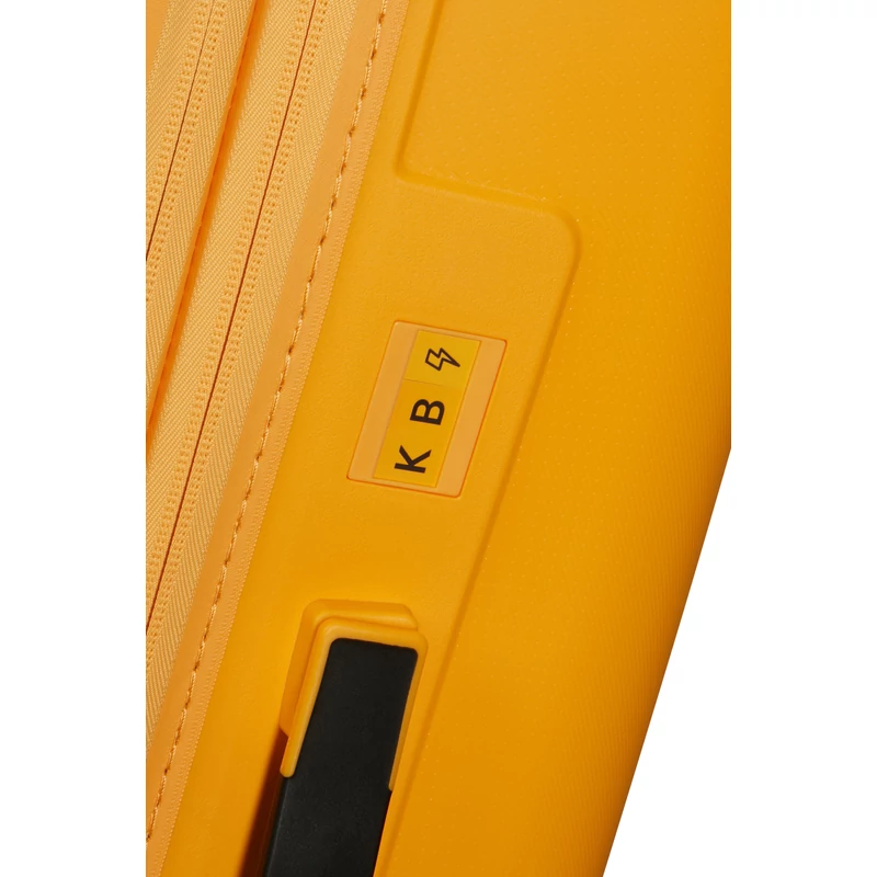 American Tourister Dashpop 4-kerekes keményfedeles bővíthető bőrönd 77 x 50 x 30/33 cm, sárga